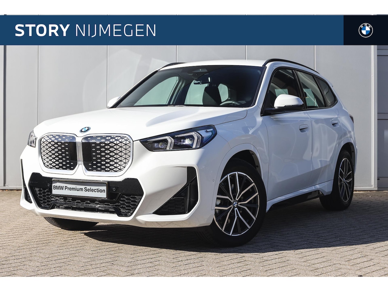 BMW iX1 - eDrive20 M Sport / Sportstoelen / Comfort Access / Adaptieve LED / Stoelverwarming / Achte - AutoWereld.nl