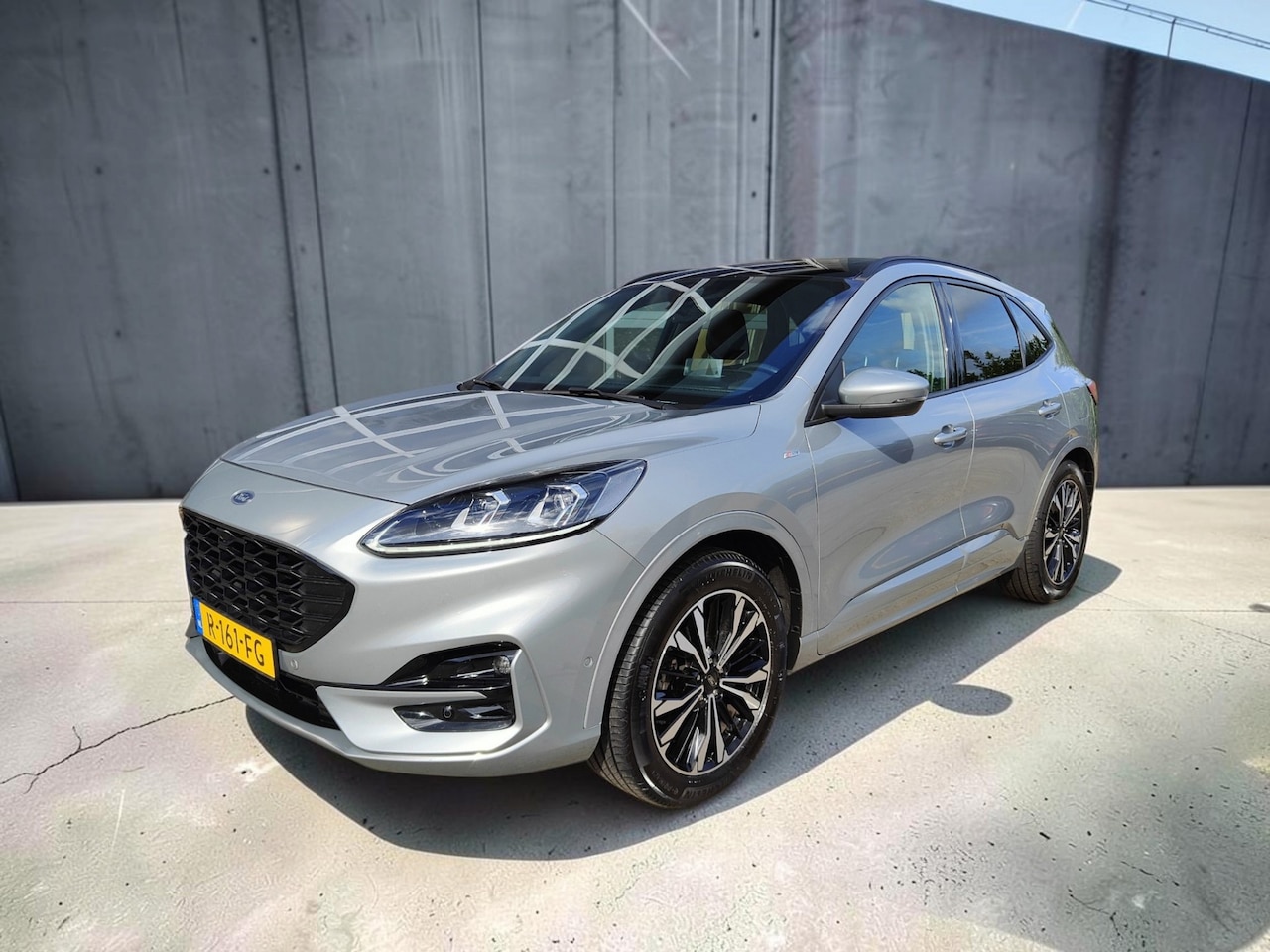 Ford Kuga - 2.0 ST-Line Titanium 4x4 automaat - AutoWereld.nl