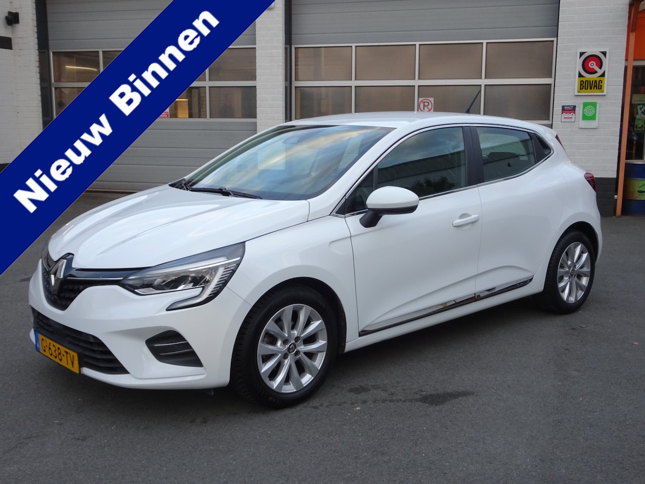 Renault Clio - 1.0 TCe Intens Automatische airco, navigatie, cruise controle, parkeersensoren, licht meta - AutoWereld.nl