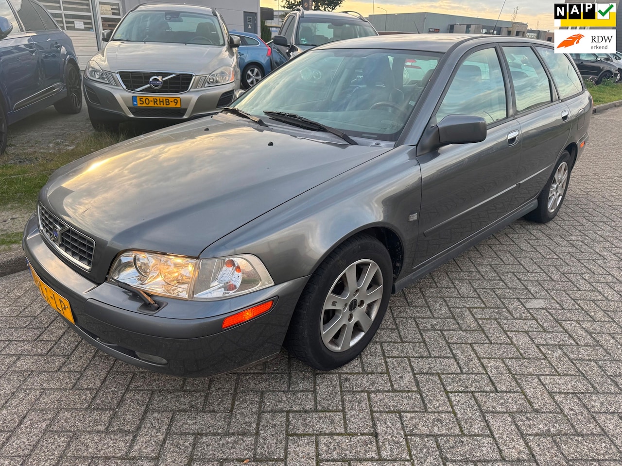 Volvo V40 - 2.0 T Europa Nordic 2.0 T Europa Nordic - AutoWereld.nl