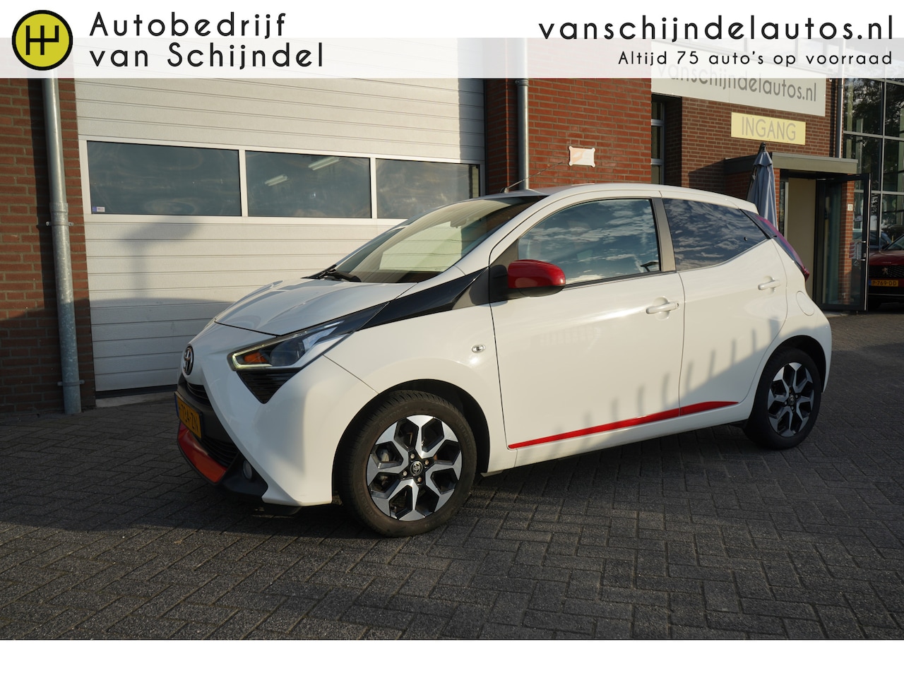 Toyota Aygo - 1.0 VVT-I X-JOY ZEER LUXE 5DEURS ORIGINEEL NL DEALER ONDERHOUDEN CAMERA ANDROID/APPLECARPL - AutoWereld.nl