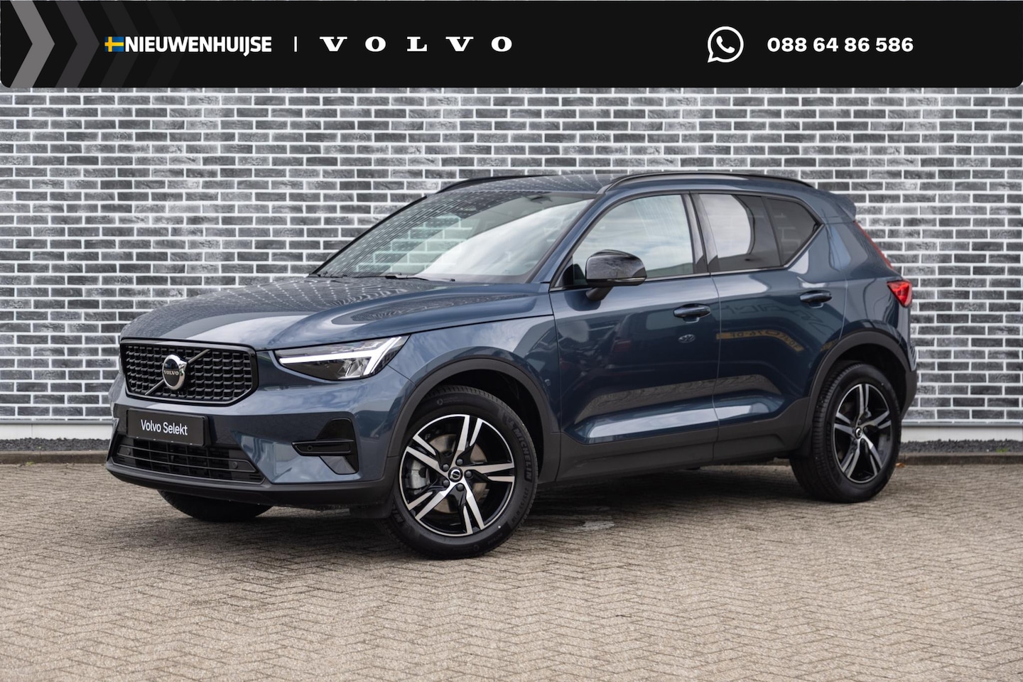Volvo XC40 - 2.0 B4 Plus Dark | Trekhaak | Harman Kardon Audio | Achteruitrijcamera | Parkeersensoren | - AutoWereld.nl