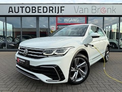 Volkswagen Tiguan - 1.4 TSI eHybrid R-Line Business+ | SOH 97% | 245PK | Dynamische knipperlichten
