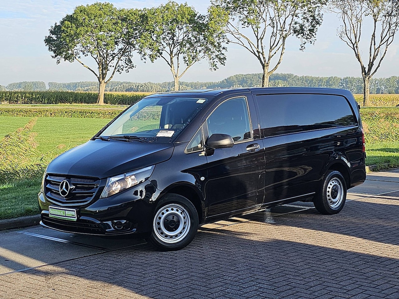 Mercedes-Benz Vito - 114 CDI L2H1 Cruise control, Airco, Carplay, Navi, Camera, Bumpers-in-kleur, Automaat - AutoWereld.nl