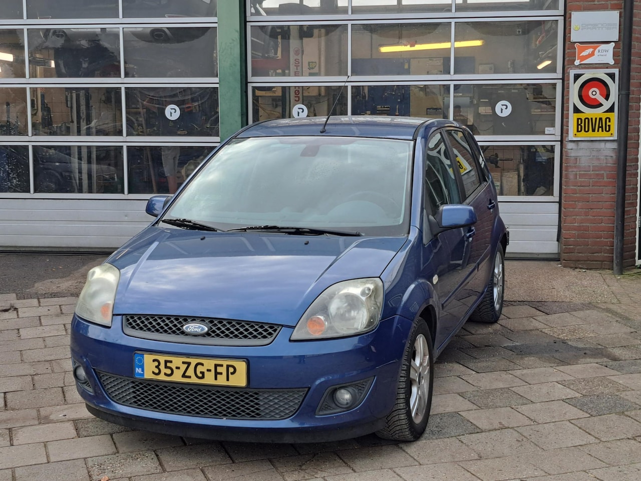 Ford Fiesta - 1.4-16V Futura XL/Trekhaak - AutoWereld.nl