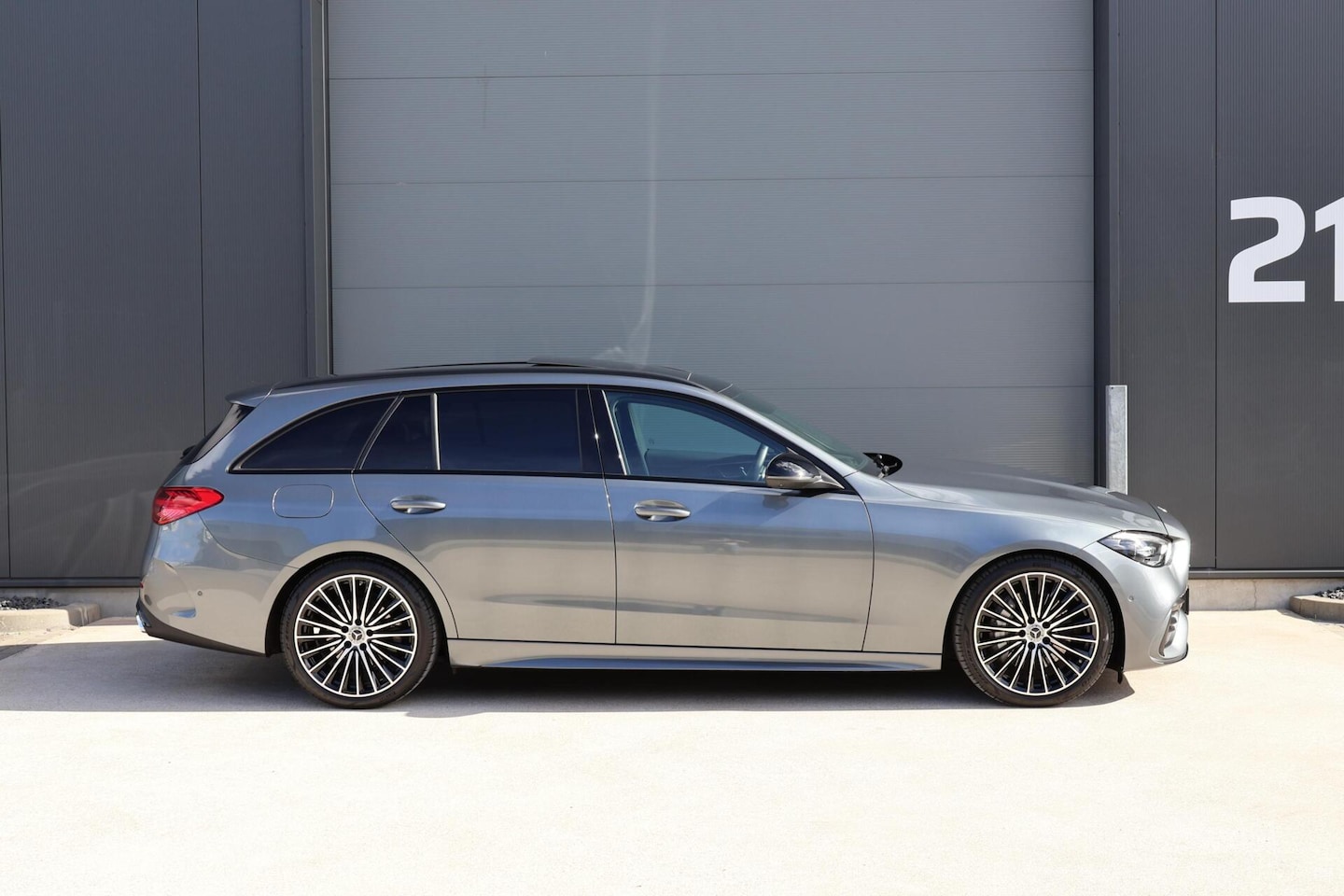 Mercedes-Benz C-klasse Estate - 300 d AMG Line / Panoramadak / Memory Stoelen / Burmester Surround / Night Pakket / Trekha - AutoWereld.nl
