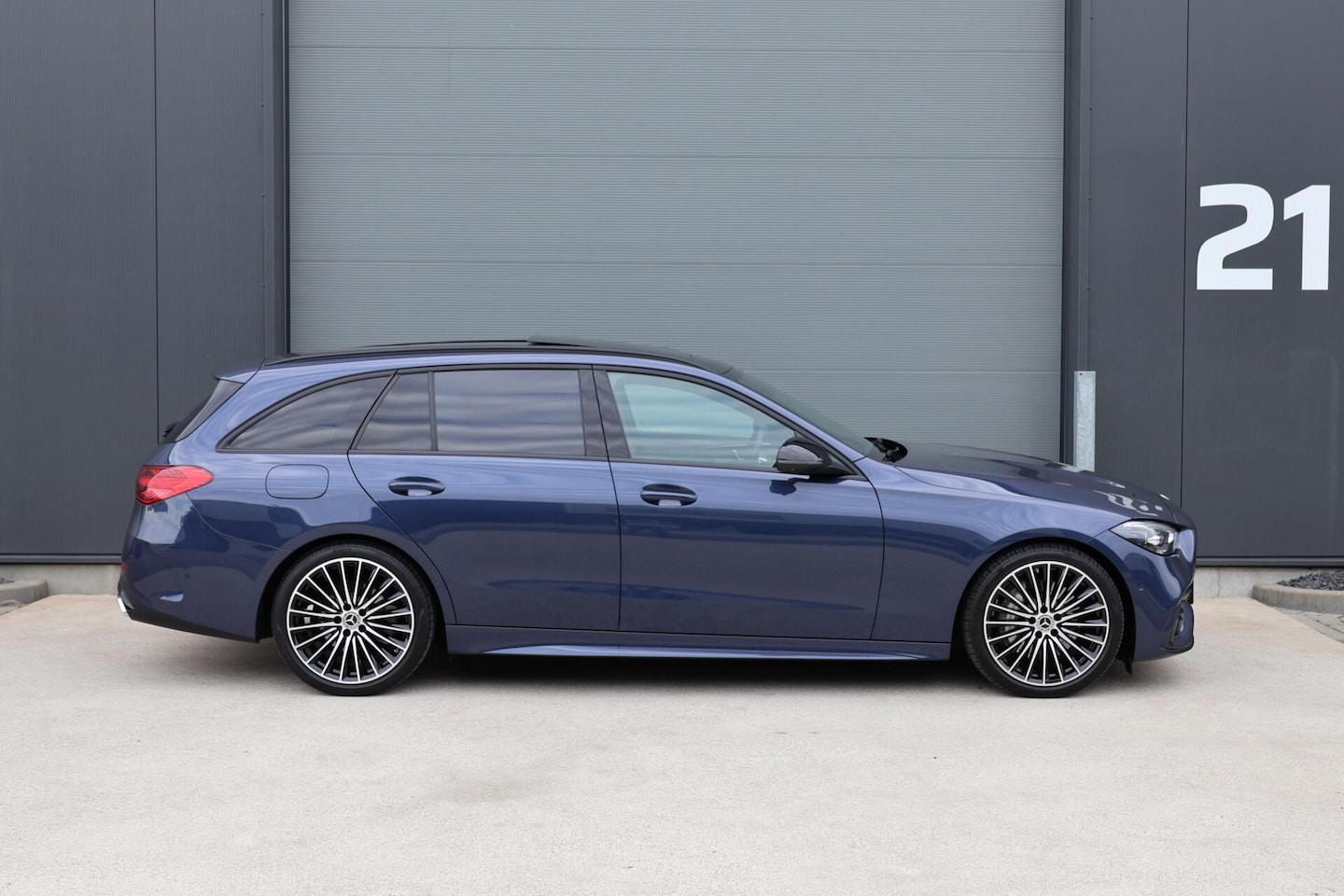 Mercedes-Benz C-klasse Estate - 220 d AMG Line / Panoramadak / Memory Stoelen / Burmester Surround / Night Pakket / Trekha - AutoWereld.nl