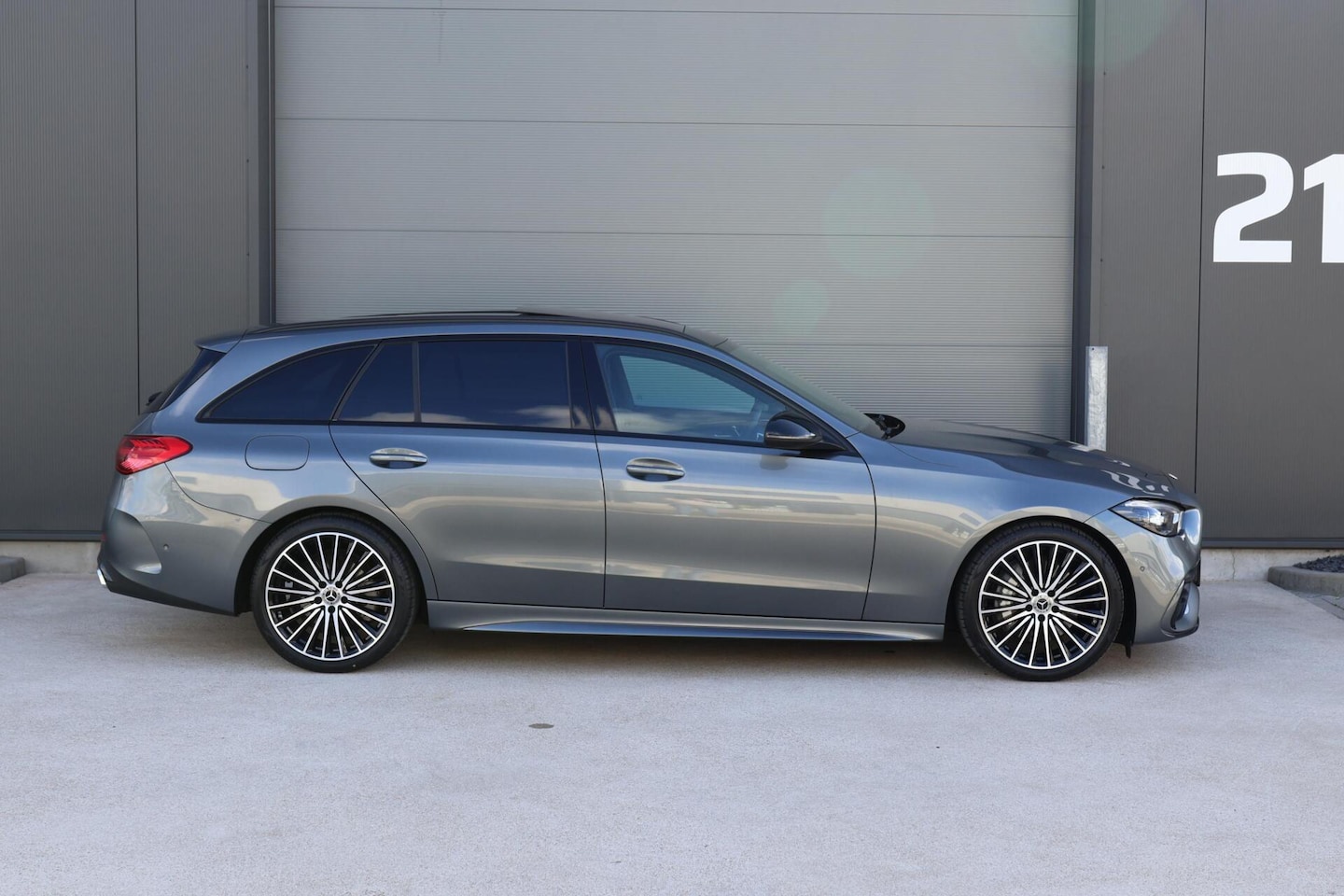 Mercedes-Benz C-klasse Estate - 300 d AMG Line / Panoramadak / Memory Stoelen / Burmester Surround / Night Pakket / Trekha - AutoWereld.nl