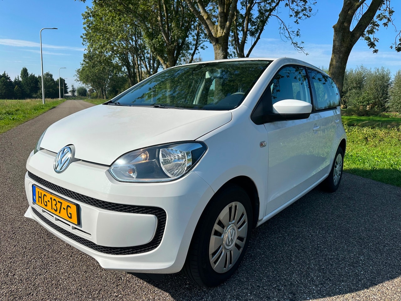 Volkswagen Up! - 1.0 up! Edition BlueMotion|5drs|cruise control - AutoWereld.nl