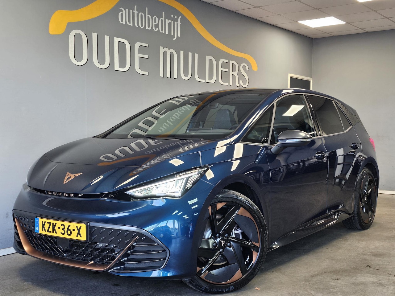 CUPRA Born - Copper Edition 62 kWh | Adaptive cruise | Panoramadak | Massage | Head-up | Elektr. verste - AutoWereld.nl