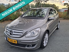 Mercedes-Benz B-klasse - 200 NETTE AUTO RIJDT EN SCHAKELT GOED