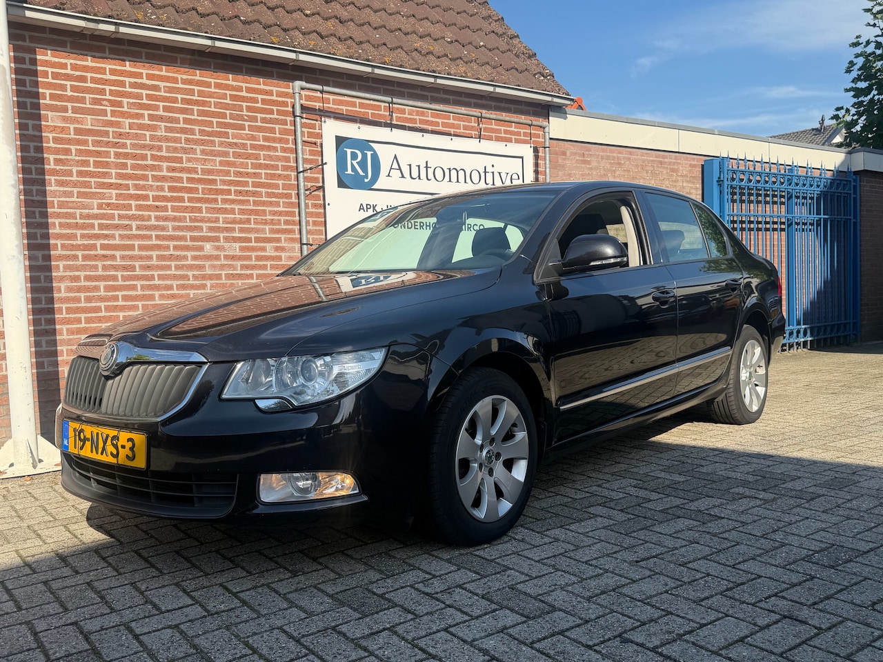 Skoda Superb - 1.8 TSI Comfort Bns APK/NAP/AUTOMAAT - AutoWereld.nl