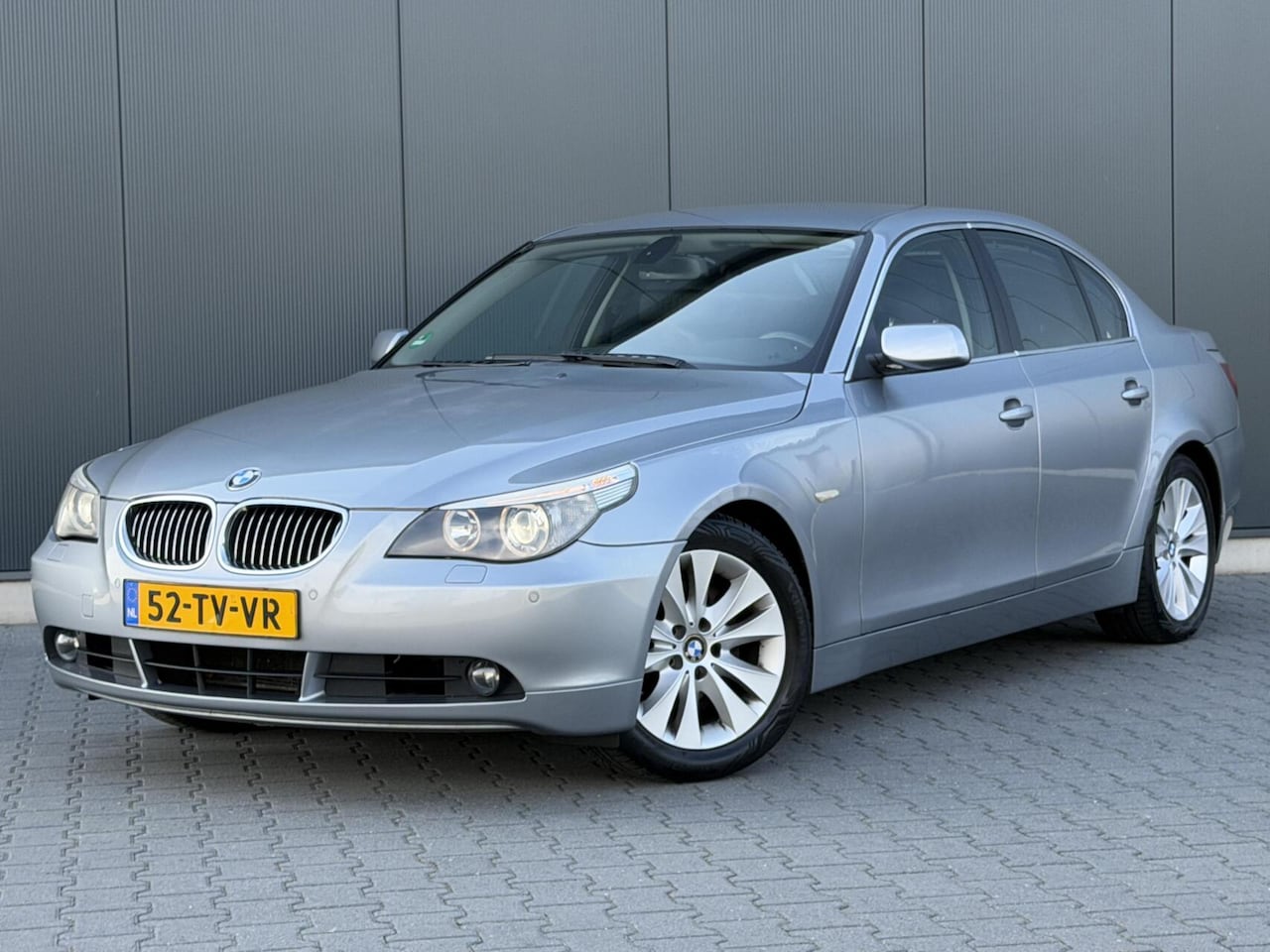 BMW 5-serie - 525I High Executive Leder - Xenon - Groot Navi - Trekhaak - AutoWereld.nl