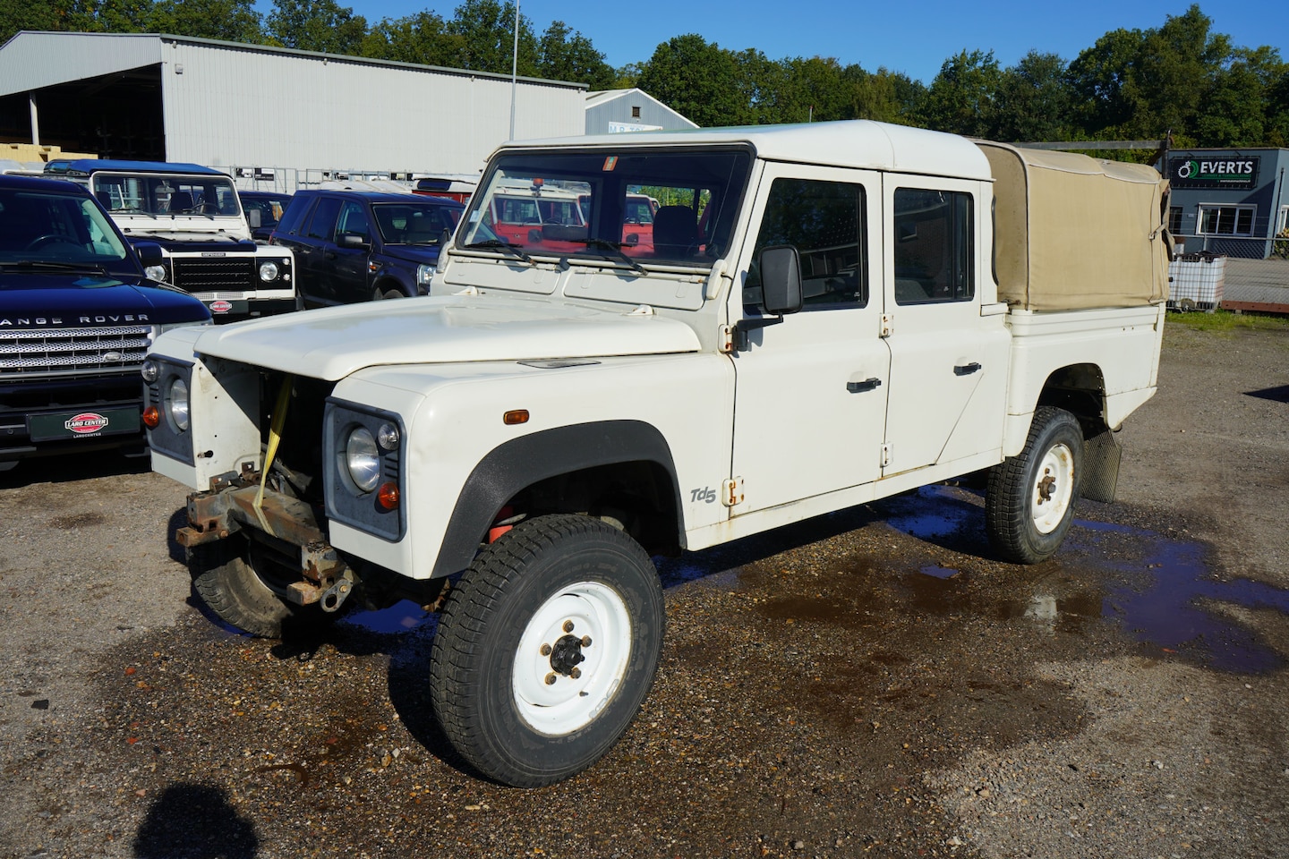 Land Rover Defender 130 - crew cab - AutoWereld.nl