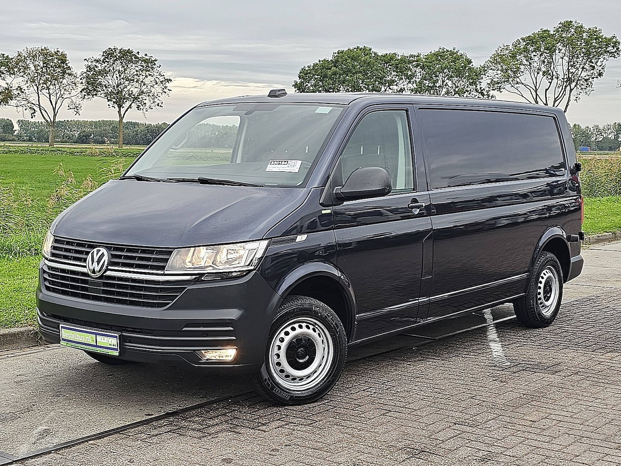 Volkswagen Transporter - 2.0 TDI L2H1 30 Airco, Pdc, Carplay, Navi - AutoWereld.nl