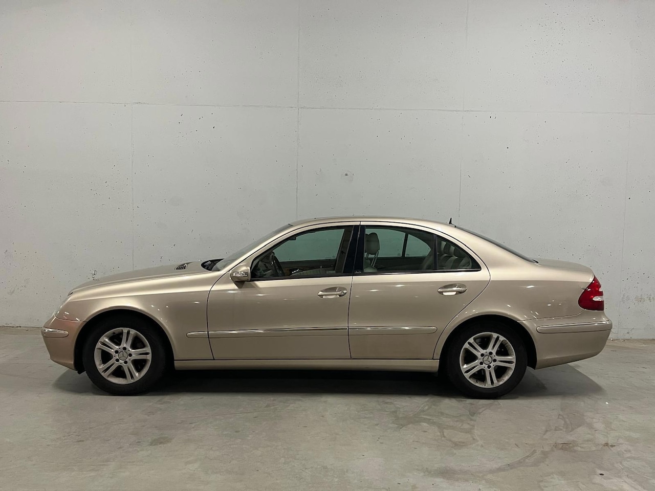 Mercedes-Benz E-klasse - 320 Dak Pano Automaat Leer - AutoWereld.nl