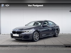 BMW 5-serie - Sedan 530e M-Sport Driving Assistant / Active Cruise Controle / Glazen schuifdak / Head Up