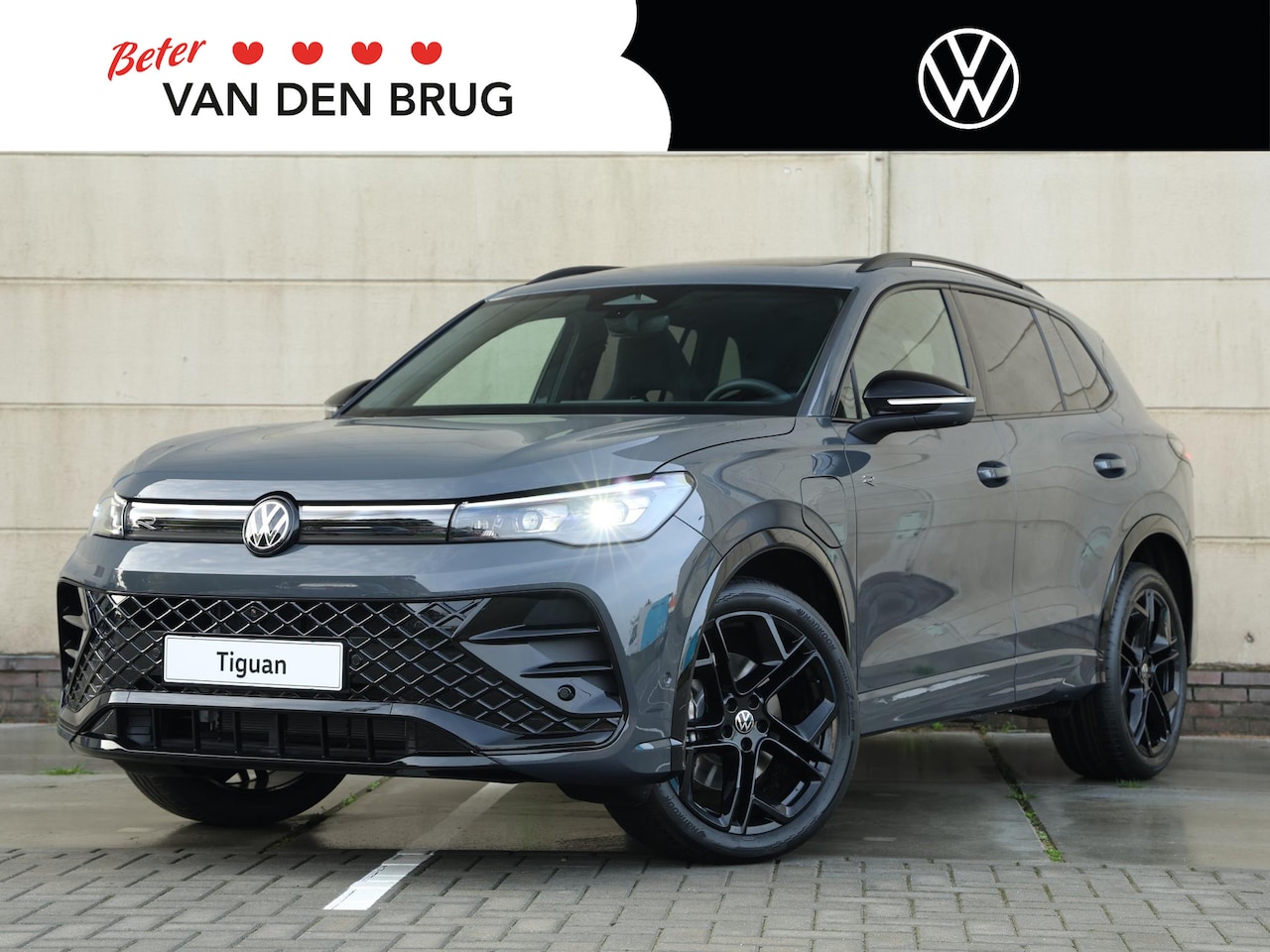 Volkswagen Tiguan - 1.5 eHybrid R-Line Edition | Panoramadak | Trekhaak | Headup display | Navigatie | Climatr - AutoWereld.nl