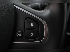 Renault Captur - 0.9 TCe Intens Two-Tone, Camera, Apple Carplay, Trekhaak, Keyless, 17"
