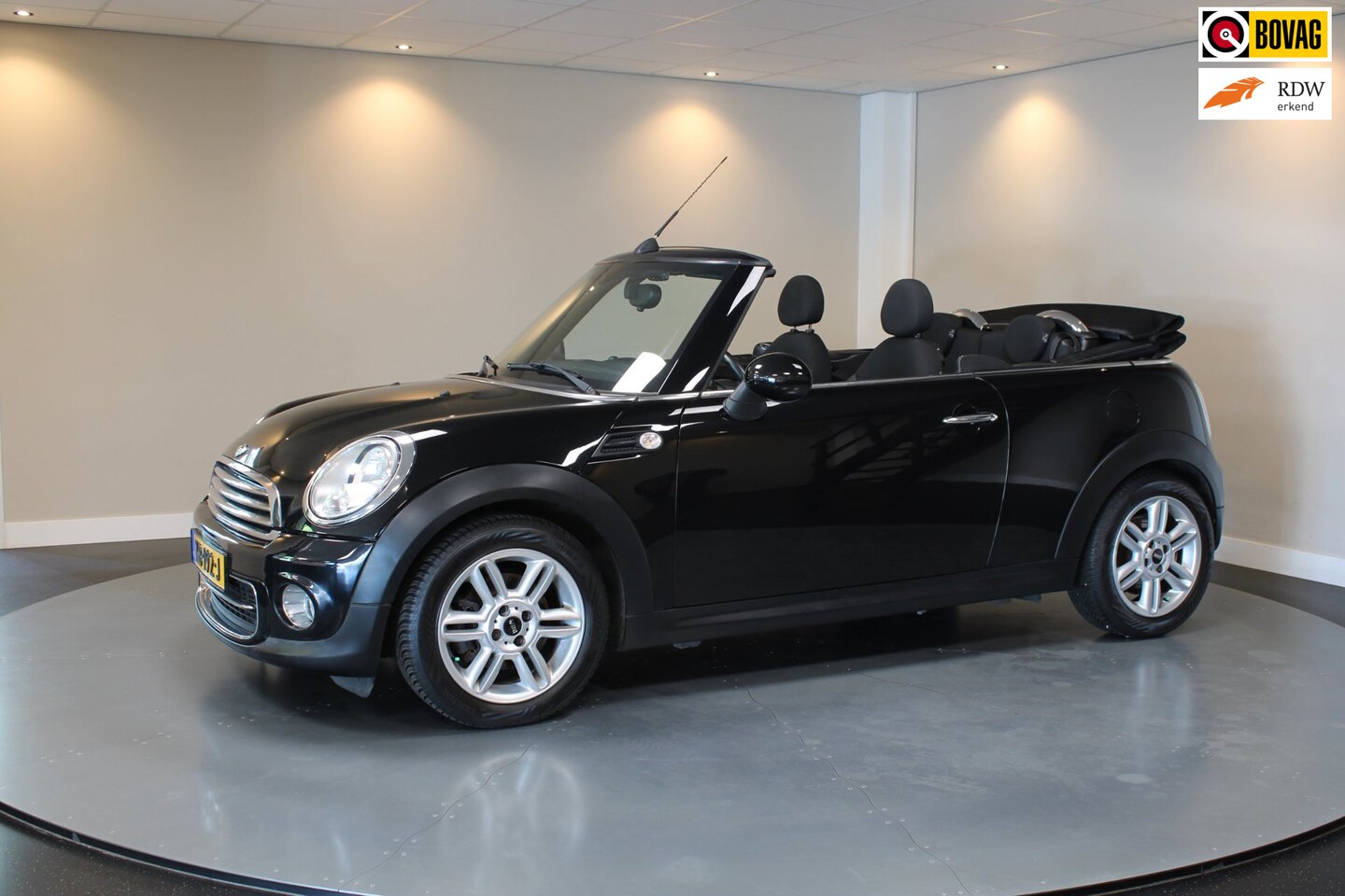 MINI Cabrio - 1.6 Cooper Chili *Sfeerverlichting* Stoelverw.|Climate|Cruise|PDC|Half-Leder|6-Bak|Autom.V - AutoWereld.nl