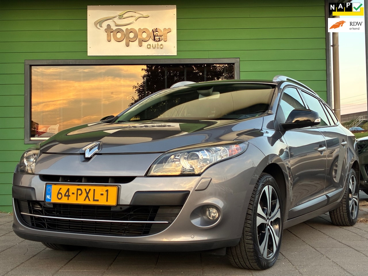 Renault Mégane Estate - 1.4 TCe Bose|1e Eigenaar|Navigatie|CruiseControl|Climatronic|PDC|Nieuwe APK|NAP|Goed Onder - AutoWereld.nl