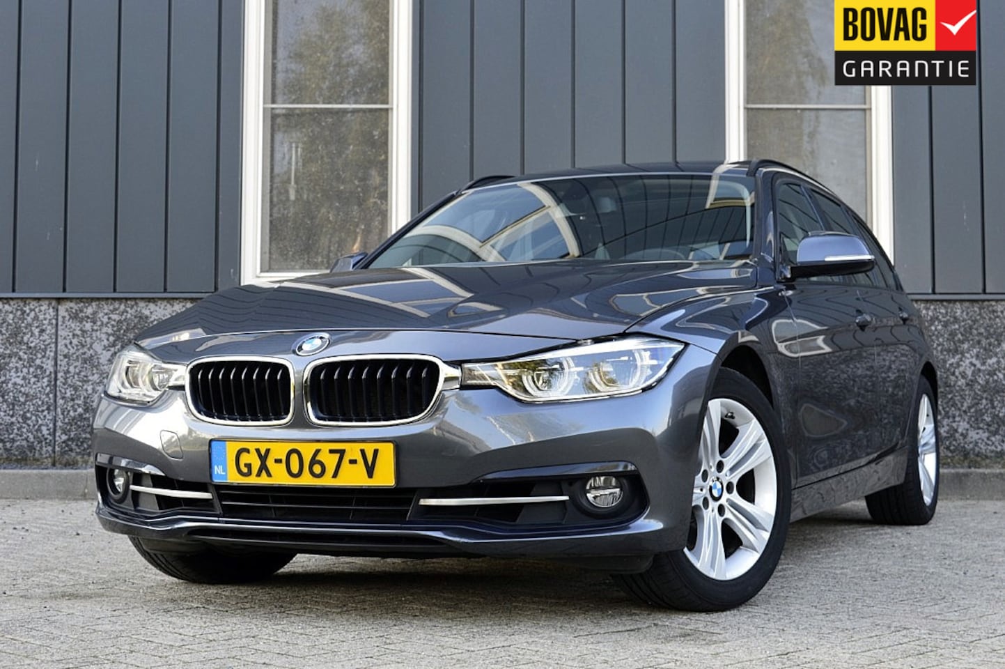 BMW 3-serie Touring - 320i xDrive Sport Rijklaarprijs-Garantie Panorama dak Sport Interieur Led Navigatie Airco - AutoWereld.nl