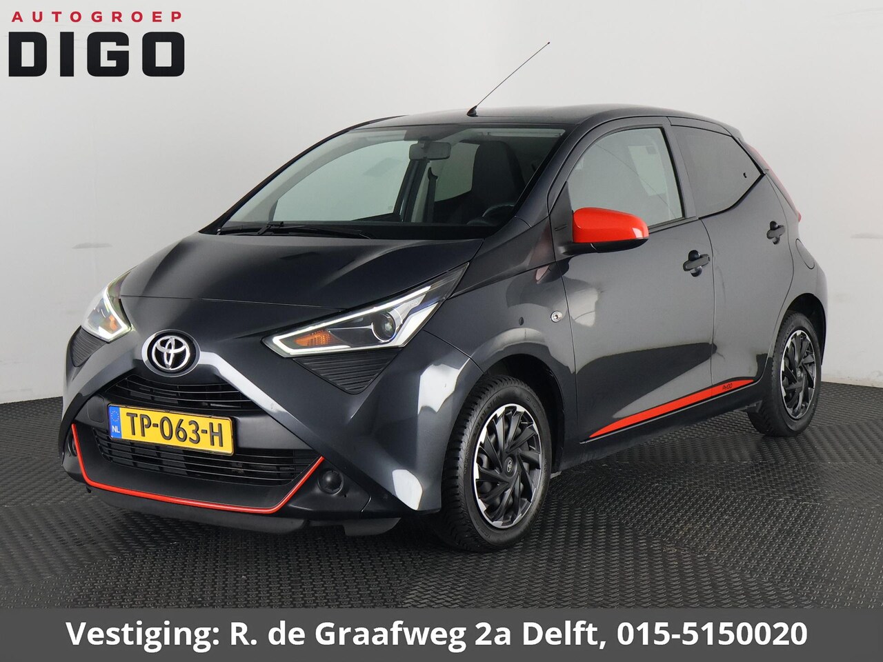 Toyota Aygo - 1.0 VVT-i X-Fun Sport + Coral Red Pack | Airco | Privacy Glass | Elektrische ramen | - AutoWereld.nl