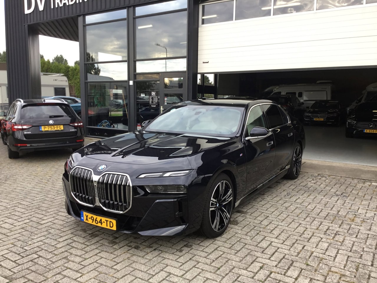 BMW 7-serie - 750e xDrive M-SPORT - AutoWereld.nl