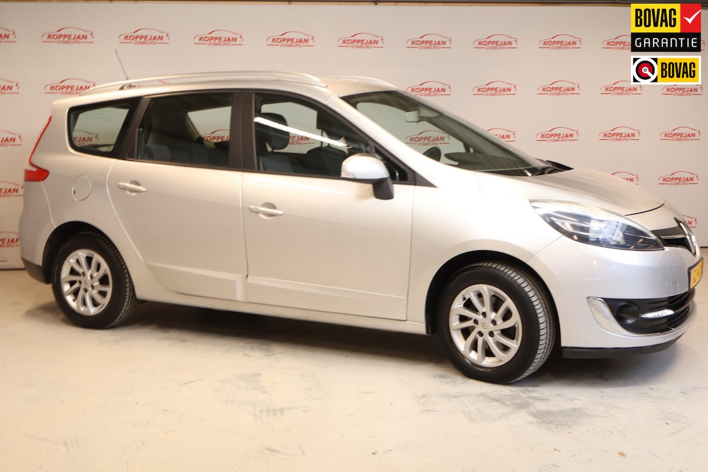 Renault Grand Scénic - 1.2 TCe Bose NL Auto|5 personen| Trekhaak|Navigatie - AutoWereld.nl
