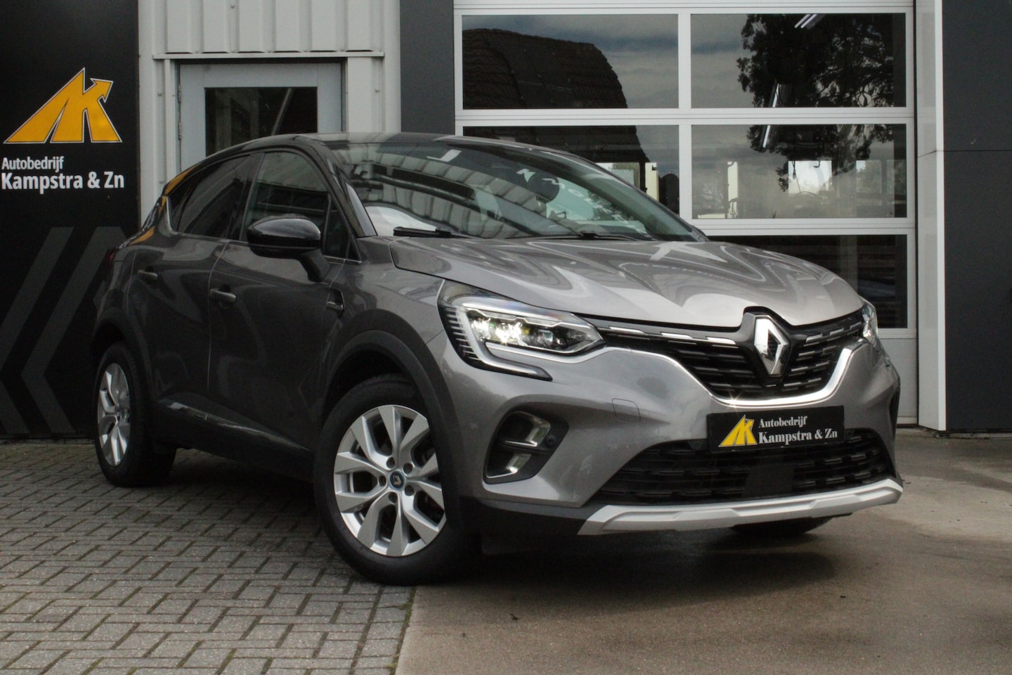 Renault Captur - 1.6 E-Tech Plug-in Hybrid 160 Intens |  Cruise Control | Achteruitrijcamera | Keyless entr - AutoWereld.nl