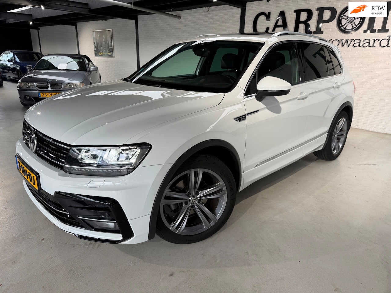 Volkswagen Tiguan - 1.5 TSI ACT Highline Business 2019 3X R-Line 360 Camera Panodak 19LM Virtual Lane Assist V - AutoWereld.nl