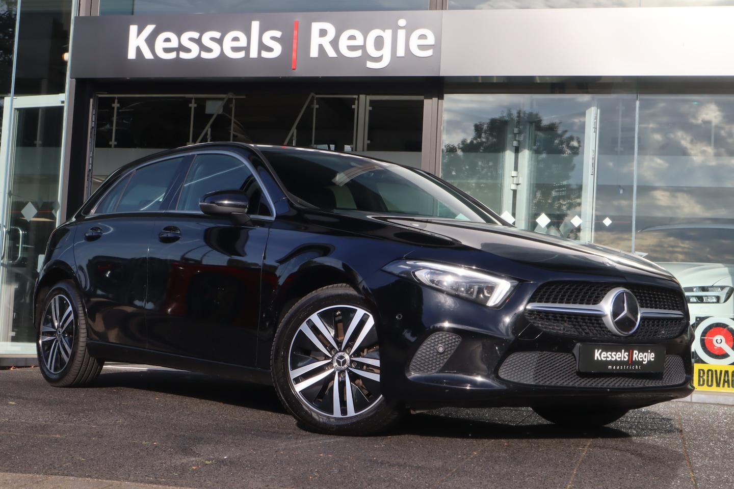 Mercedes-Benz A-klasse - 250 e Progressive | BLIS | Distronic | Sfeer | Elec.trekhaak | Memory | Leer | CarPlay | C - AutoWereld.nl