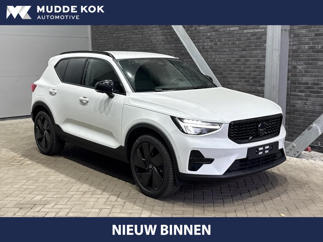 Volvo XC40 - B3 Plus Black Edition | Harman/Kardon | BLIS | 360° Camera | Pilot Assist | Stoel+Stuurver - AutoWereld.nl