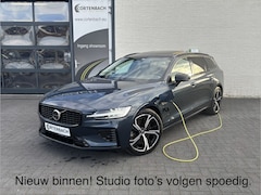 Volvo V60 - 2.0 T8 Plug-in hybrid AWD Ultra Dark | Zwenkbare trekhaak | Bowers&Wilkins | Stoelmassage