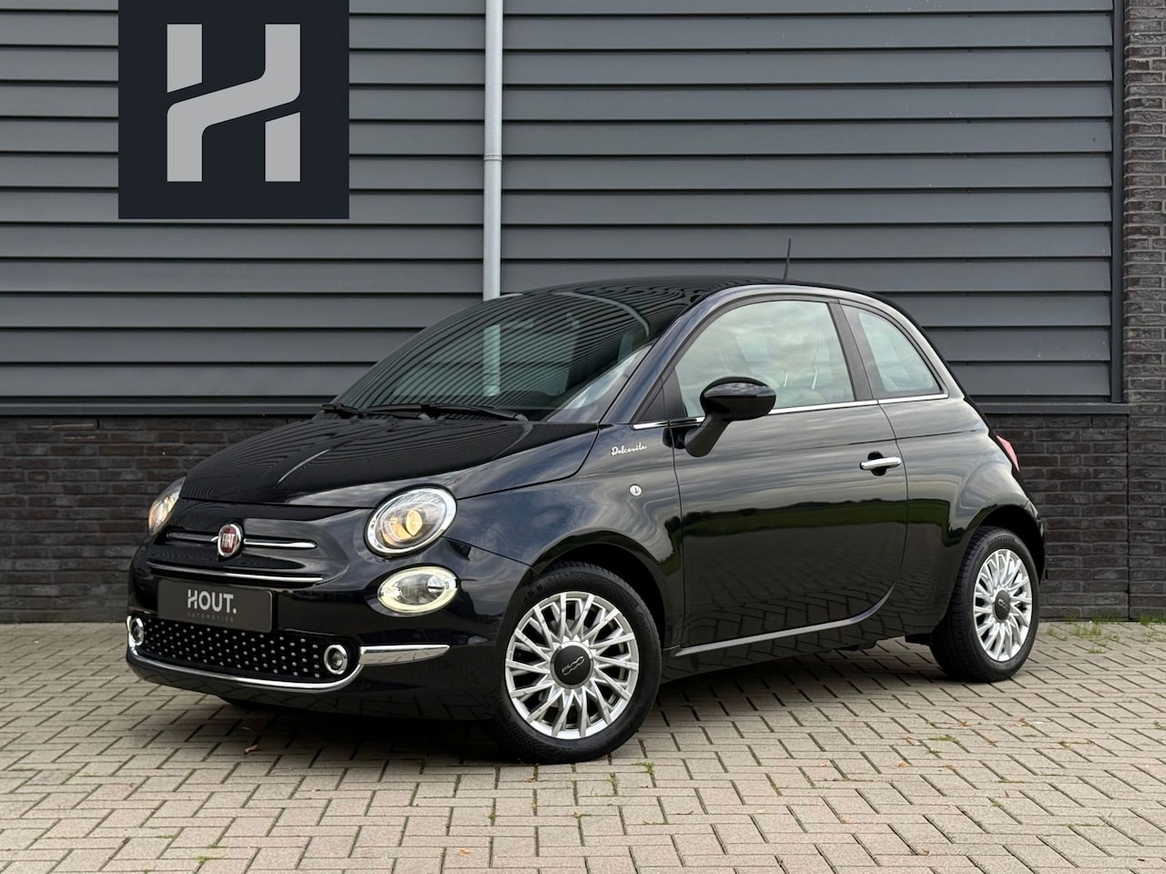 Fiat 500 - 1.0 Hybrid Dolcevita Pano Carplay Cruise Parkeersensor - AutoWereld.nl