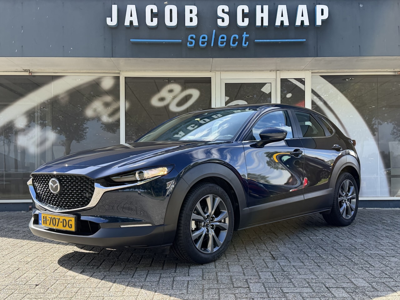 Mazda CX-30 - 2.0 e-SkyActiv-X M Hybrid Comfort / Keyless / Trekhaak / 18"LM / Carplay / Navi / PDC + Ca - AutoWereld.nl