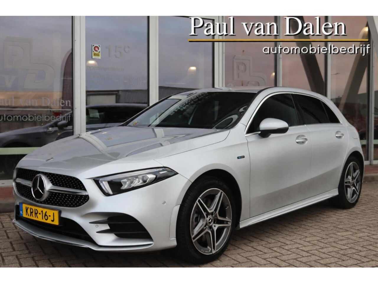 Mercedes-Benz A-klasse - A250e 218PK AUTOMAAT AMG Leer | SOH 99% | Navi Plus | Camera | Stoelverw. | Distronic Plus - AutoWereld.nl