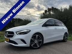 Mercedes-Benz B-klasse - 180 Luxury Line Automaat | Panoramadak | Leder | Camera | Key-Less | Apple CarPlay-Android