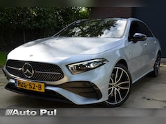 Mercedes-Benz A-klasse - 250 e Business Solution AMG Automaat/Led/Navi/Pdc/Ecc/Panoramadak/Achteruitrijcamera/Stoel