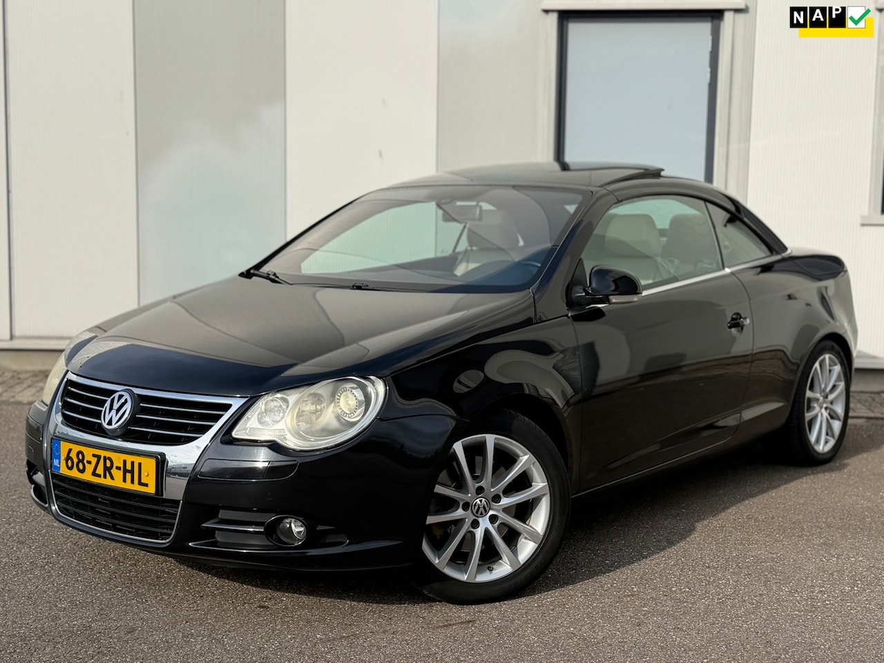 Volkswagen Eos - 2.0 TFSI DSG Highline 200pk Xenon Navi Leer PDC 175dkm NAP! - AutoWereld.nl