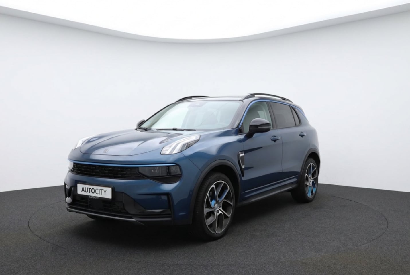 Lynk & Co 01 - 1.5 PHEV 262PK Stuurverwarming | Pano | Zwarte hemel | 360° Camera - AutoWereld.nl