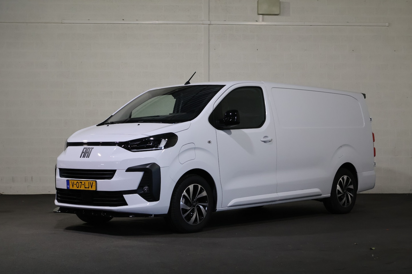 Fiat E-Scudo - L3 75 kWh Airco Navigatie Camera - AutoWereld.nl