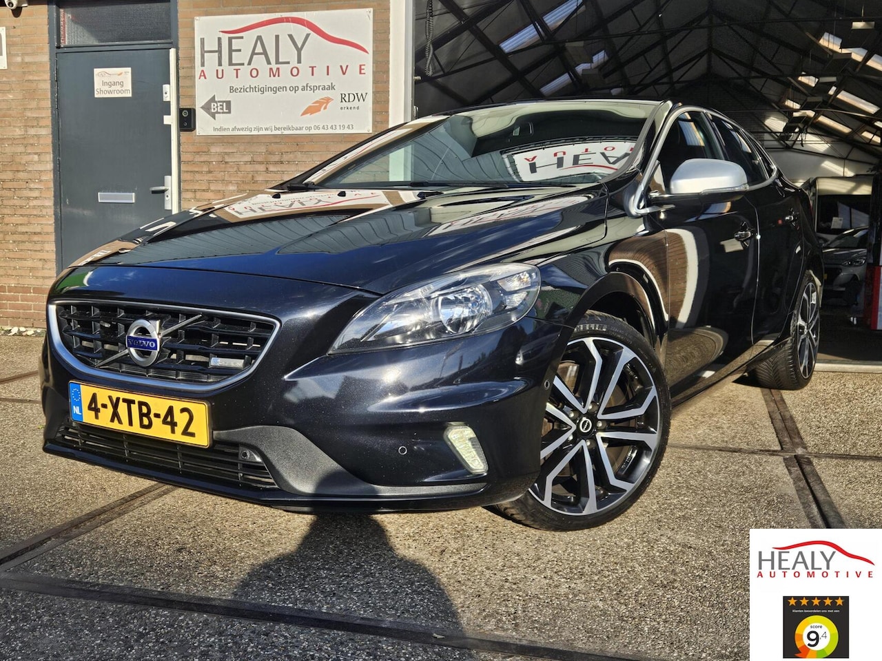 Volvo V40 - 2.0 D4 Summum Business|R-design|Nap|Thaak|Airco| - AutoWereld.nl