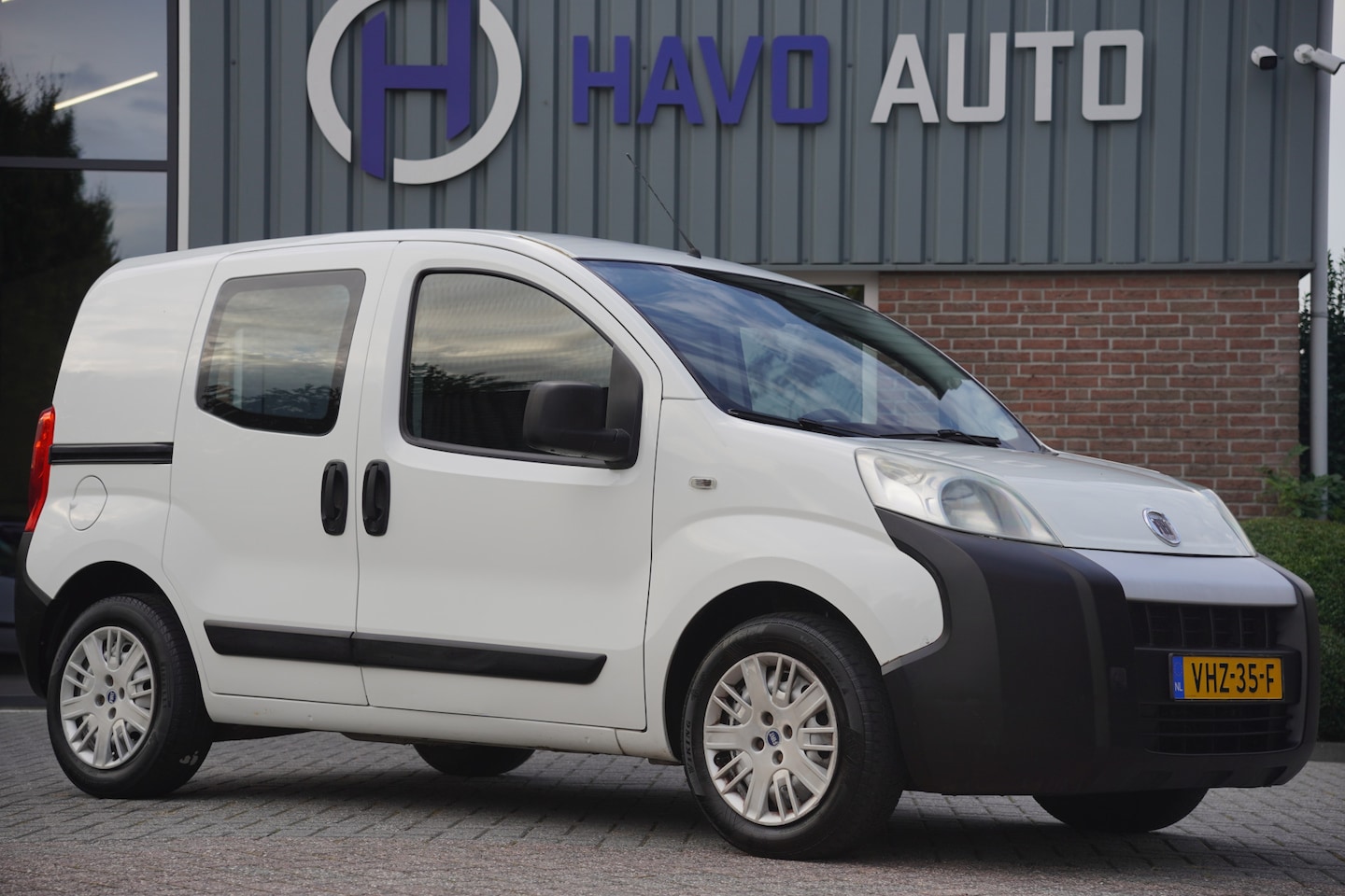 Fiat Fiorino - 1.4 Benzine, AIRCO, TREKHAAK, BTW-VRIJ / MARGE - AutoWereld.nl