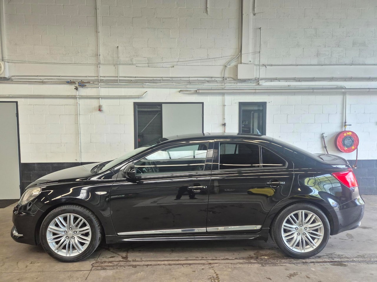 Suzuki Kizashi - 2.4 Sport MT / 2014 / dealer oh - AutoWereld.nl