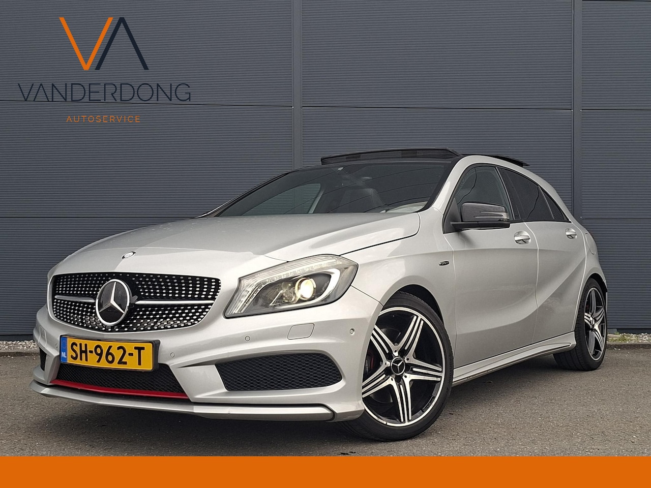 Mercedes-Benz A-klasse - 250 Sport Ambition | Panoramadak | Camera | AMG | Cruise control adaptief | Goed onderhoud - AutoWereld.nl