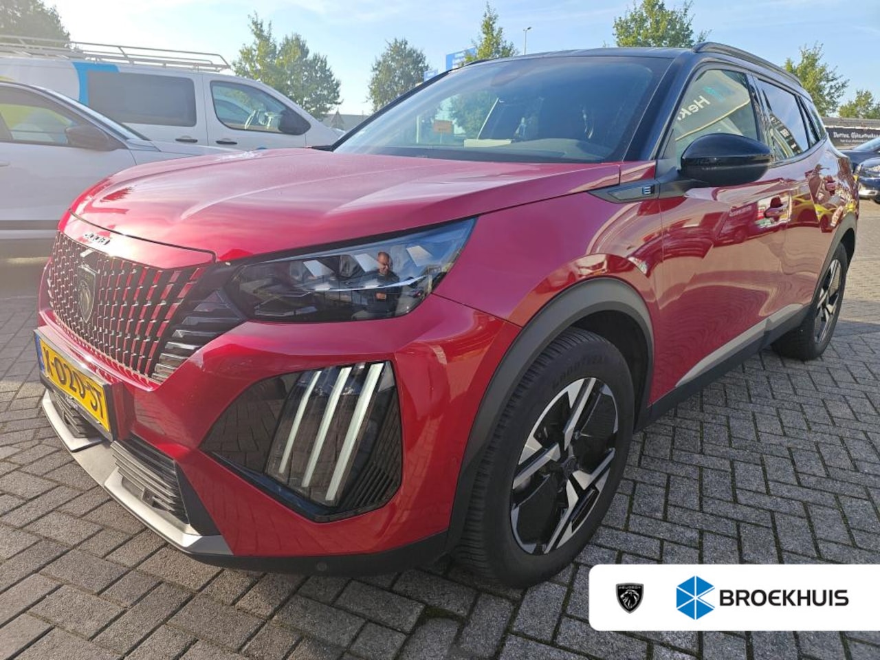 Peugeot e-2008 - EV GT 54 kWh | Fase 3 laden | Luxe stoelen | Massage | Navigatie | Camera voor + achter | - AutoWereld.nl