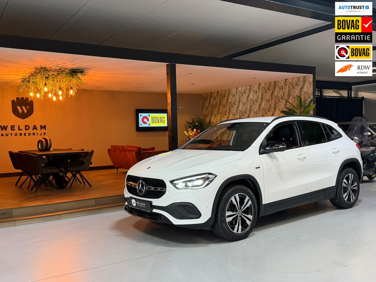 Mercedes-Benz GLA-Klasse - 250 e Business Solution Luxury Limited Night|360° Camera|MULTIBEAM LED|Ambient|Elektr. Tre - AutoWereld.nl