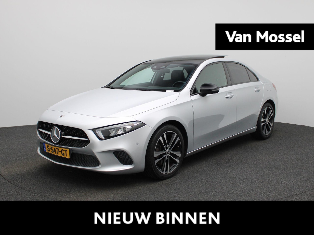 Mercedes-Benz A-klasse - 200 Premium Plus VERWACHT !!! | AUTOMAAT | PANORAMADAK | VIRTUEEL | STOELVERWARMING | NAVI - AutoWereld.nl