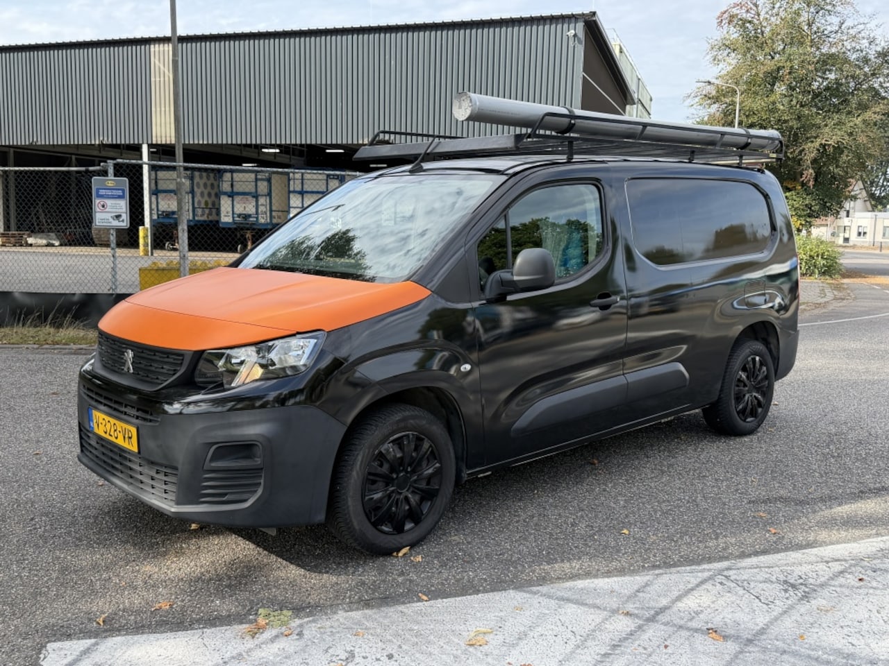 Peugeot Partner - 1.6 Bl.HDI Pro Long L2/Airco/Trekhaak/Imperial - AutoWereld.nl